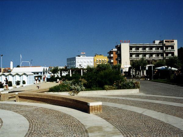 Hotel Plaza Fano Exteriér fotografie