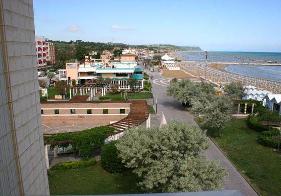 Hotel Plaza Fano Exteriér fotografie